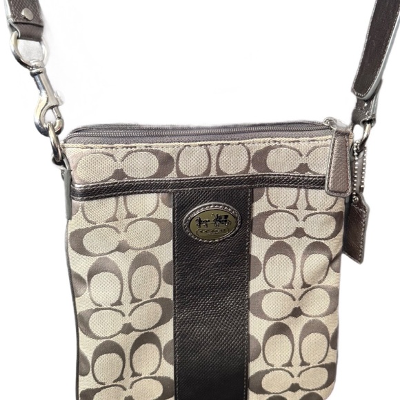 Coach Sutton Swingpack Khaki/Silver Monogram Canvas and Leather Bag - Picture 1 of 9